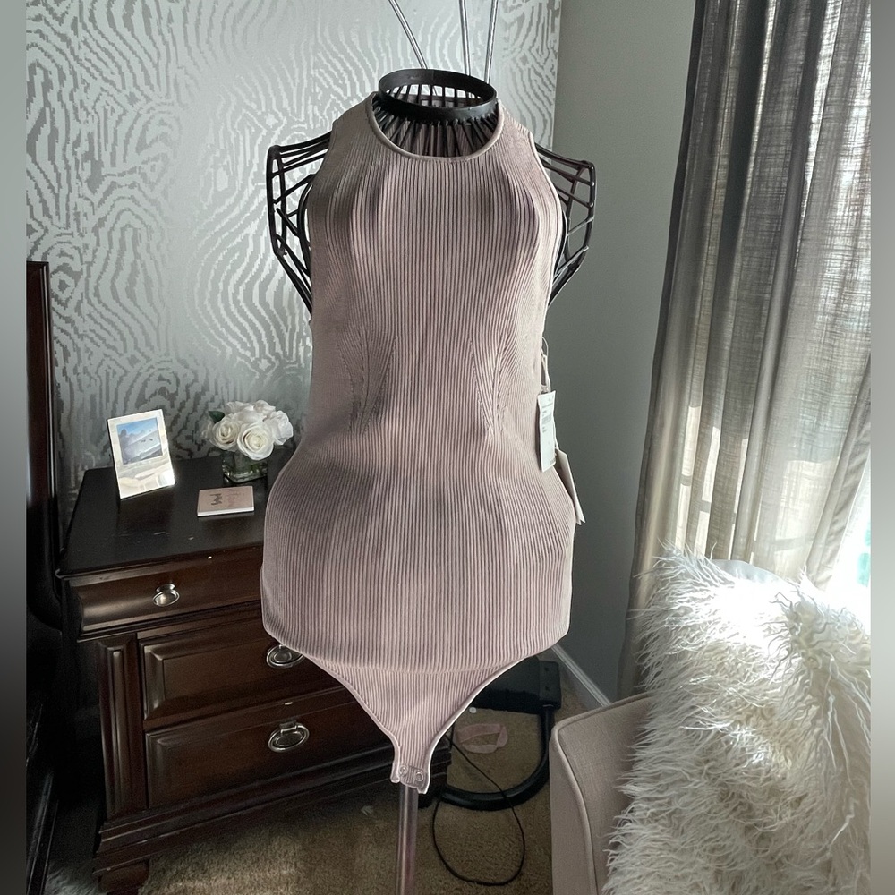 Good American high neck ribbed bodysuit- NWT size 4 =(size 12-14)